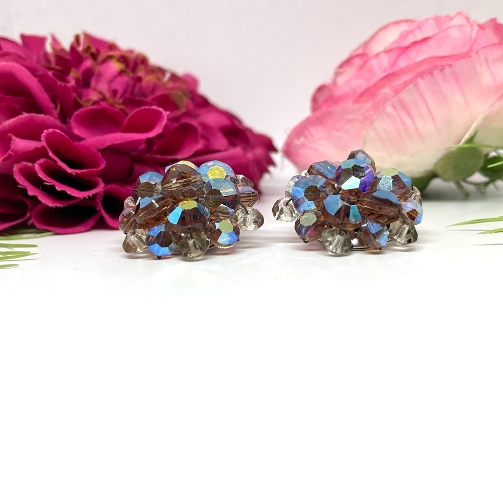 VINTAGE⚜️Kaleidoscope Aurora Borealis Crystal Clip Earrings - Picture 4 of 7